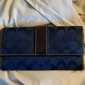 Coach Trifold Wallet in Signature Canvas